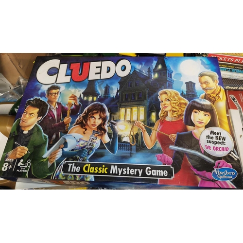 232 - 2 Board Games Cluedo Plus A Game Of Life