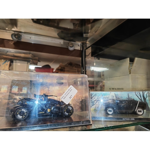 317 - 2 Batman Vehicles In Cases