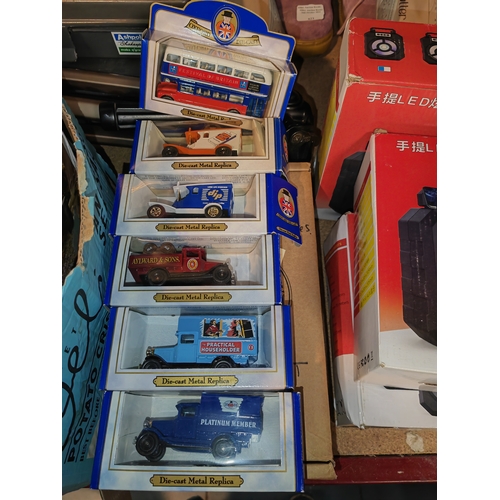 624 - 6 Boxed Oxford Diecast Cars