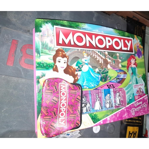 612 - Monopoly Disney Princess Plus Purse