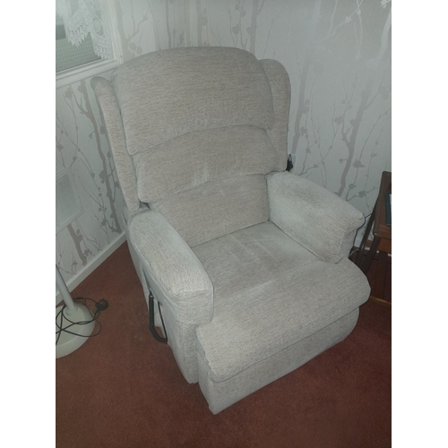 739 - Rise And Recline Chair