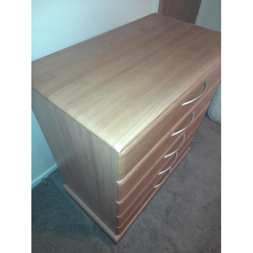 750 - 5 Drawer Chest Of Drawers