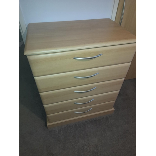 750 - 5 Drawer Chest Of Drawers