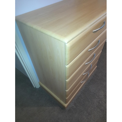 750 - 5 Drawer Chest Of Drawers