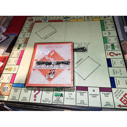 559 - Vintage Monopoly Set