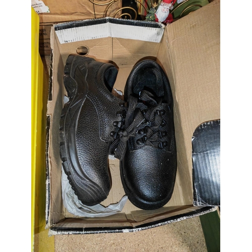 626 - Tuf Work Shoes Unused Size 37