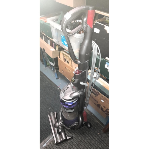 677 - Dyson Dc25 Upright Hoover Working