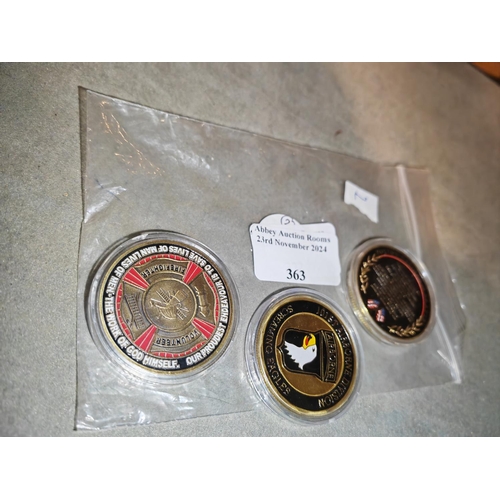 363 - 3 Copies Of Usa Commemorative Coins 101St Airbourne, Fire Fighters + Police In Capsules