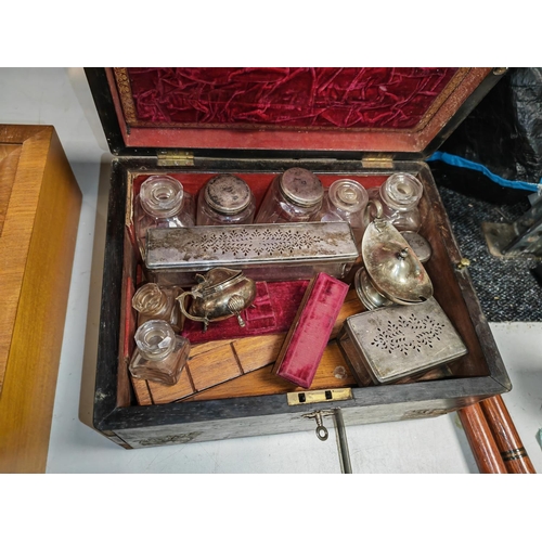 490 - Gentleman'S Travel Set Bottles Inside Not Matching