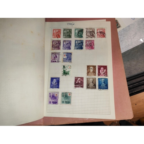 571 - Span & Colonies Stamps On Pages