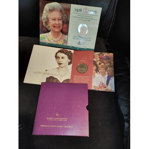 315 - 2 £5 Coins In Presentation Packs Queens 80Th Birthday And Golden Jubilee