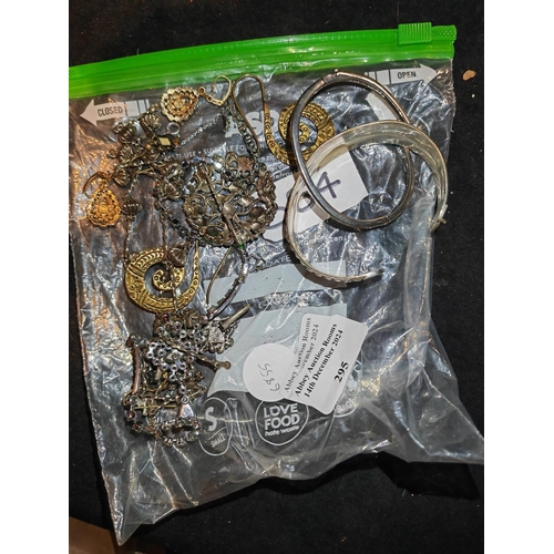 295 - Small Bag Of Costume Jewellery