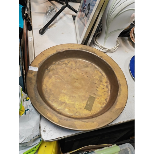 433 - Large Round Brass Dish