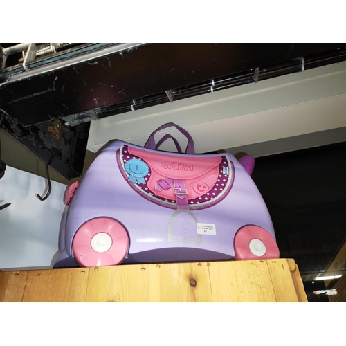 668 - Trunki Childs Pull Along Case