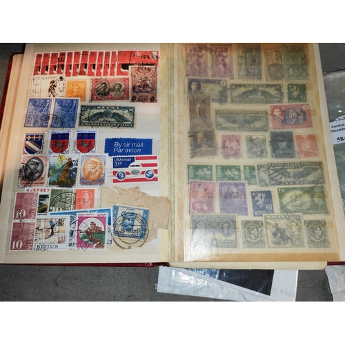 556 - Red Stock Book Of Older Foreign And Commonwealth Issue Stamps