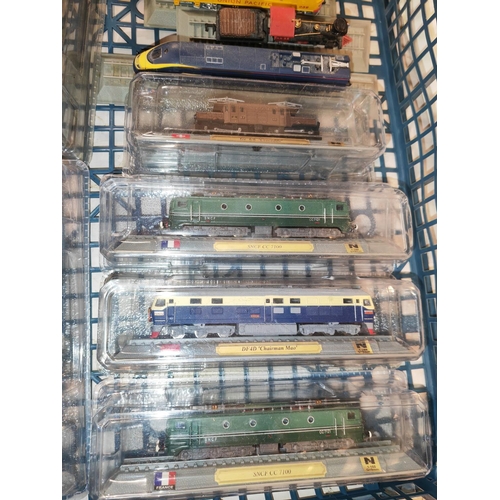 8 - 10 Del Prado Model Trains On Plynth'S 6 In Packaging 4 Unpackaged