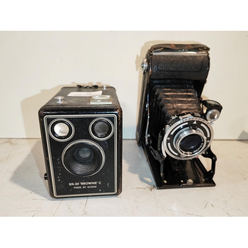 89 - 2 Vintage Camera'S - Kodak & Wilogin Extending Camera