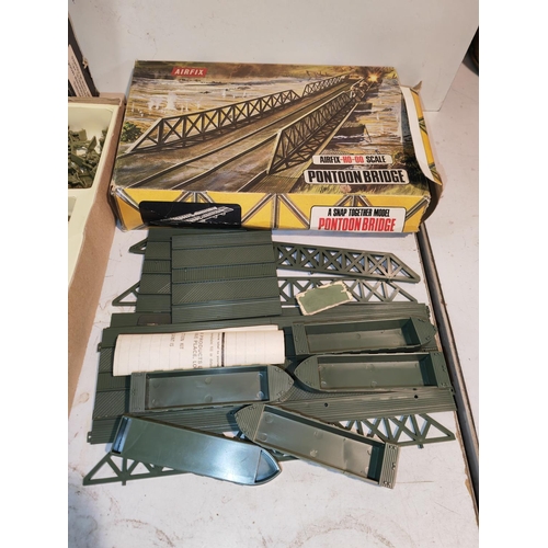 98 - Airfix Ho-Oo Pontoon Bridge Kit + A Airfix Ho-Oo Scale Playset Series Beachead A Snap Together Model... 