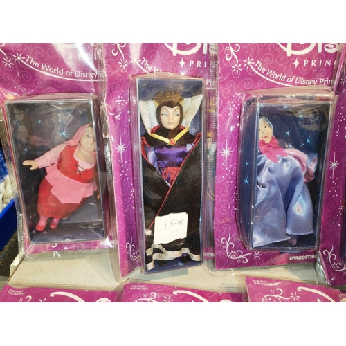 172 - 22 Disney Princess Dolls With Magazines In Packaging