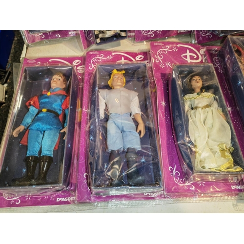 172 - 22 Disney Princess Dolls With Magazines In Packaging