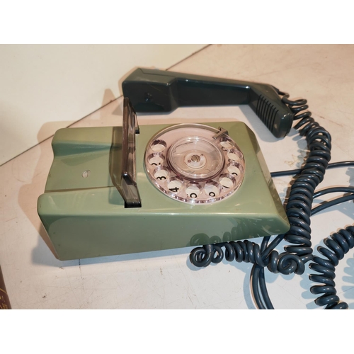 194 - Original Bt Trim Phone In Green 1960/1970