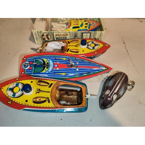 196 - 4 Tin Plate Boats And A Wind Up Mouse