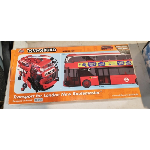 246 - Airfix Quick Build Transport For London New Routemaster Bus Kit Unused In Box