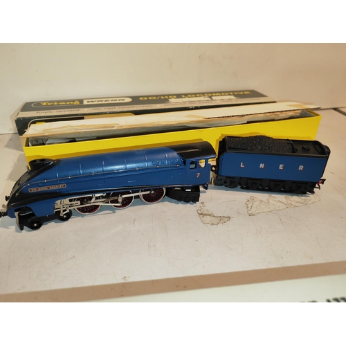 293 - Tri-Ang Wrenn Oo/Ho Locomotive Sir Nigel Gresley Mib