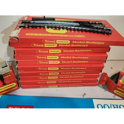 337 - 10 Boxed Triang Hornby Hand Points  + 2 R 394 Hydraulic Buffer Stops And R71A Footbridge + A Peco St... 