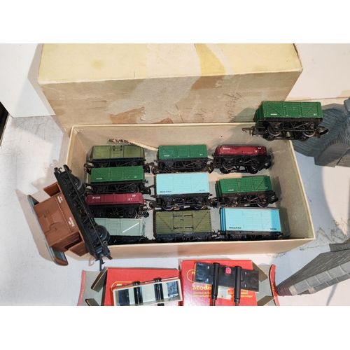 338 - 11 Hornby Wagons + Kirdor Minor Railway Controller Plus 2 Hornby Car Buffers Boxed Plus Hornby Tunne... 