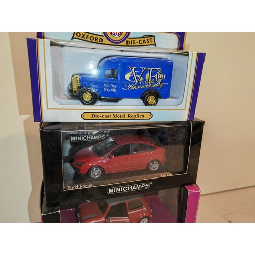 395 - Corgi Mini Classic Edition End Of The Road, Mini Champs Ford Focus 2004, Oxford Diecast Ve Advertisi... 