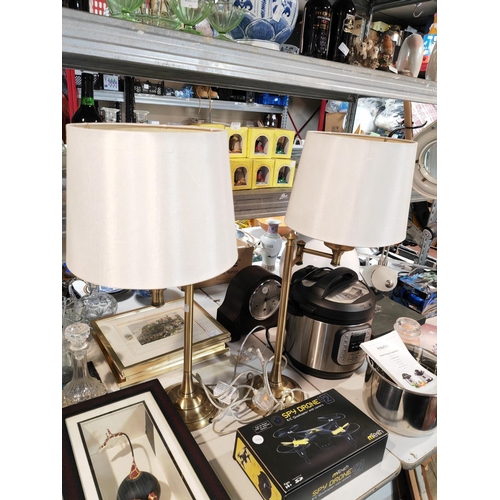 531 - 2 Brass Coloured Swivel Table Lamps