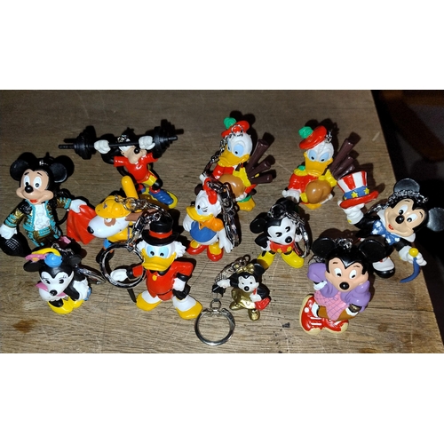 163 - 13 Disney Keyrings Road Runner Etc