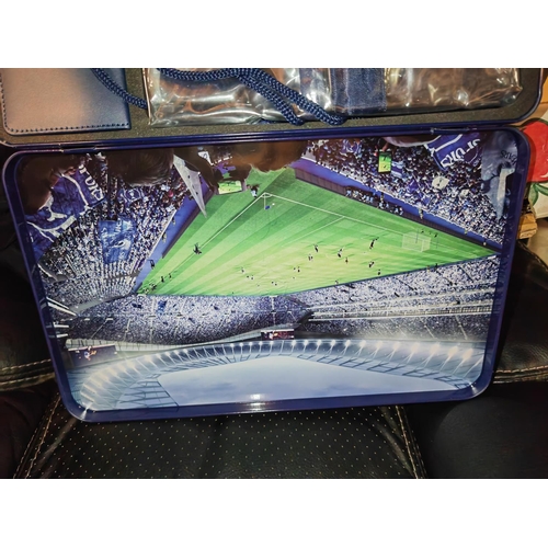 274 - Tottenham Hotspur 5 Piece Souvenier Case 2018/19