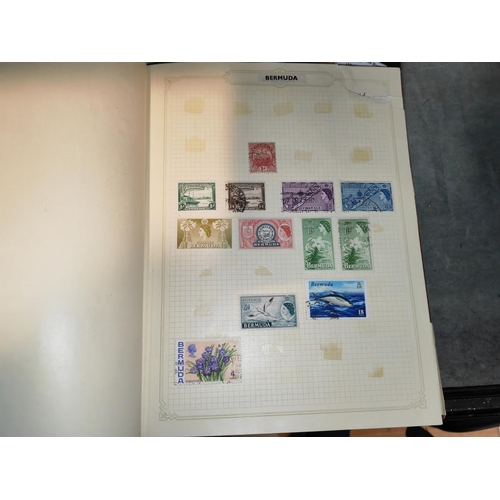 540 - Red Album Of Stamps