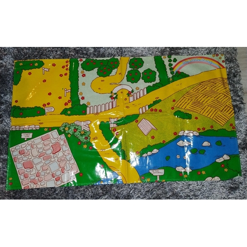 153 - 6 Original My Little Pony Toys + Original Play Mat