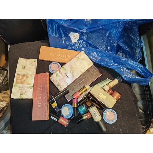 297 - Bag Of Cosmetics