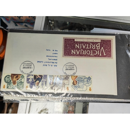 427 - Folder Of First Day Covers And Pdq Cards