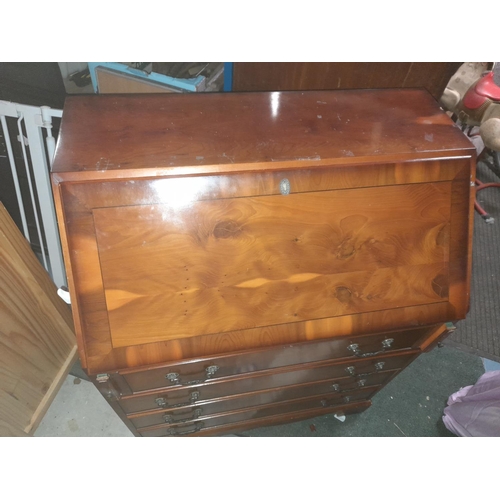 54 - Yew Wood Bureau