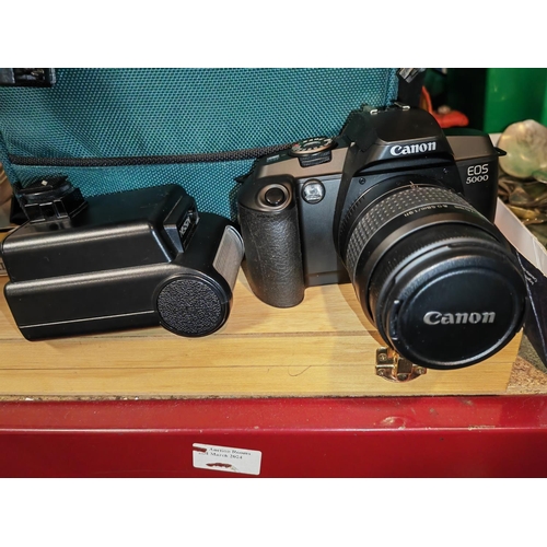 640 - Canon E0S500 Camera With Flash + Lowepro Bag