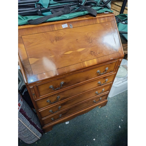 742 - Yew Wood Bureau