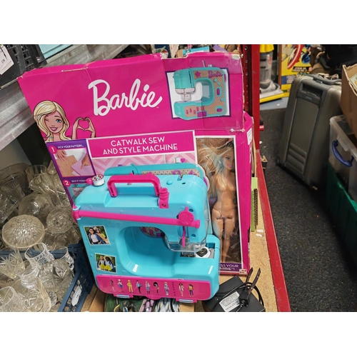 159 - Barbie Sewing Machine + 2 Barbies In Box