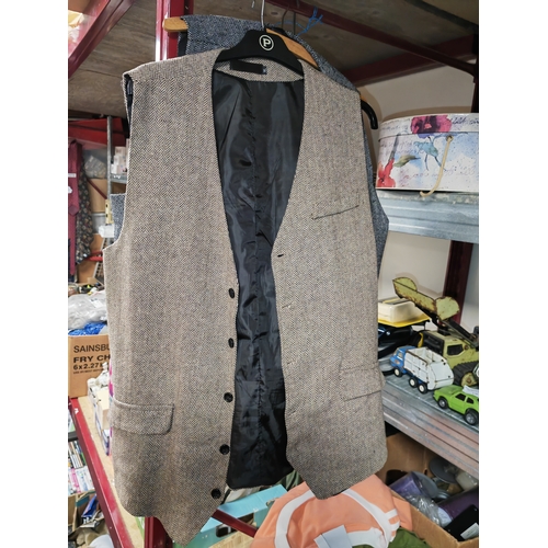 707 - 4 Men's Waist Coats Size 40/42