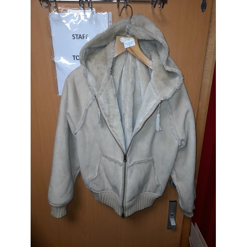 Lot 27        