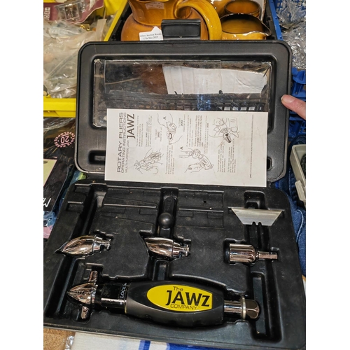 128 - Selection Of Tools Including A Unispanner, 2 Mini Tool Kits, Socket Set, Mini Grinder And Jawz Rotar... 