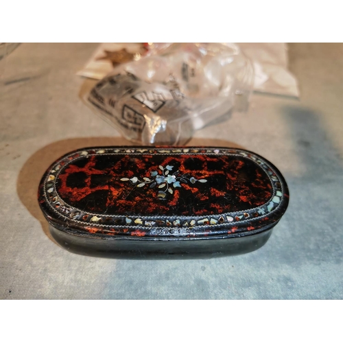 355 - Antique Large Snuff Box Decorated With Mother Of Pearl On Top