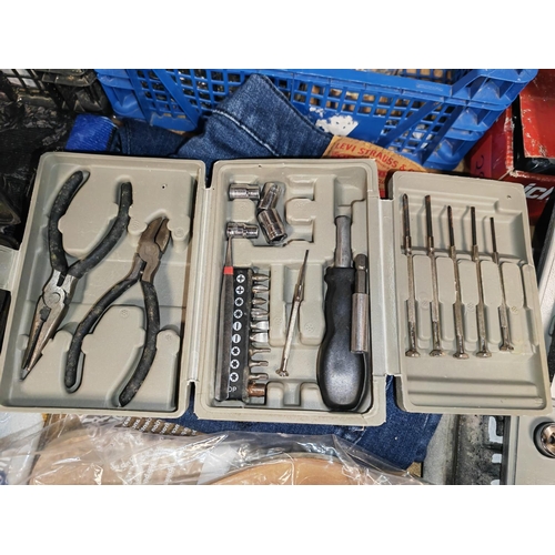 128 - Selection Of Tools Including A Unispanner, 2 Mini Tool Kits, Socket Set, Mini Grinder And Jawz Rotar... 