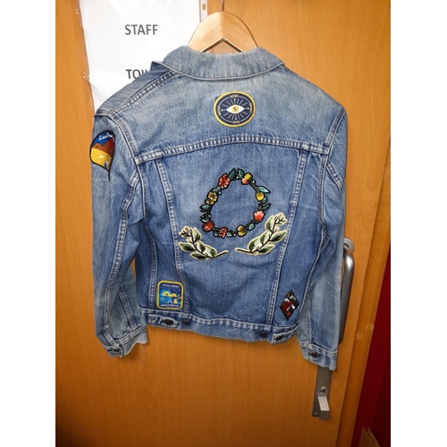 22 - Levi Strauss Denim Jacket Size 32