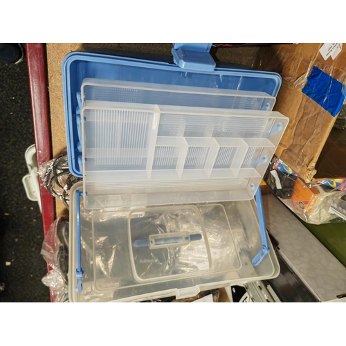 159 - Cantilever Storage Box Plus Lots Og Unused Makeup Brushes