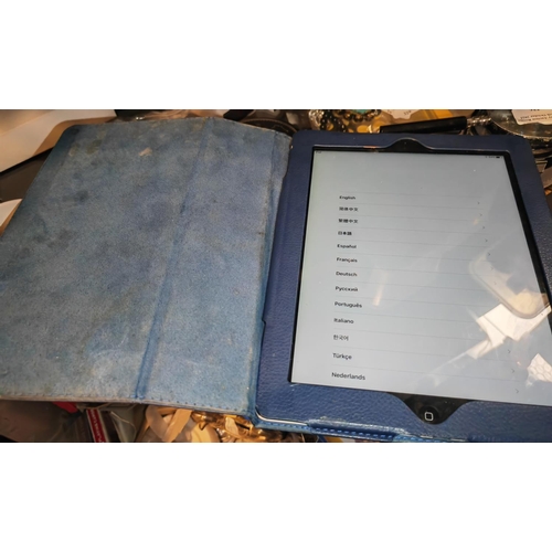 314 - Apple Ipad Unlocked Working With Charger